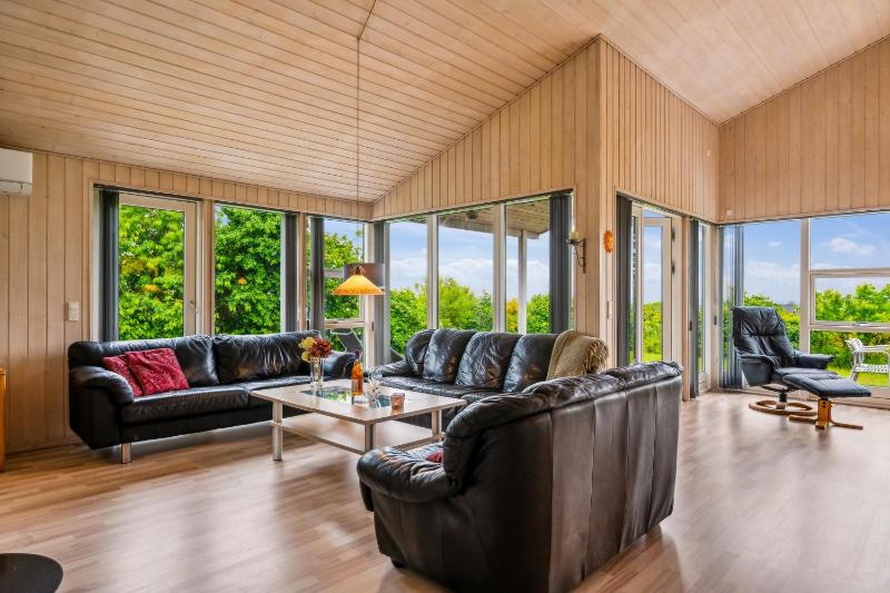 Amazing Home In Ebeltoft With 3 Bedrooms And Internet - image 16