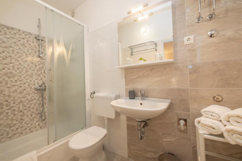 Classic Two-Bedroom Apartment with Balcony image 2