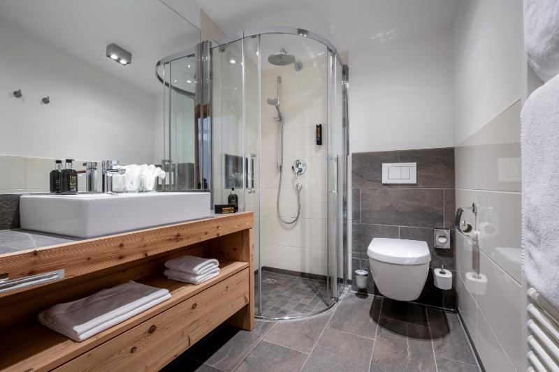 Single Room image 3
