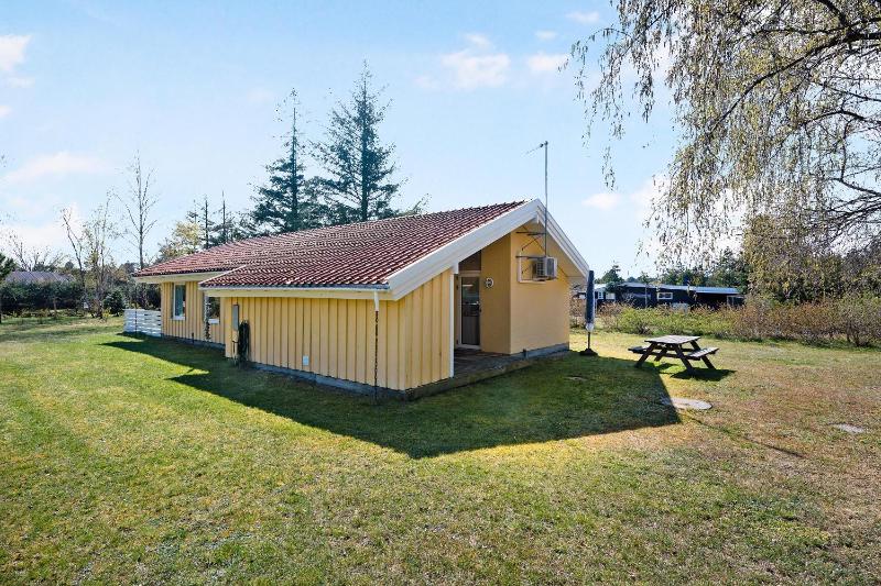 Cozy And Well-Appointed Summer House Close To A Great Bathing Beach - image 12