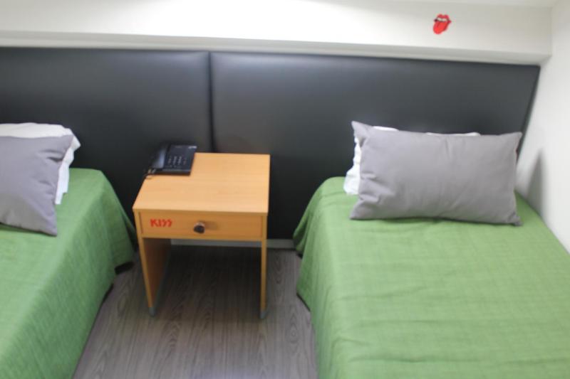 Twin Room with Shared Bathroom image 2