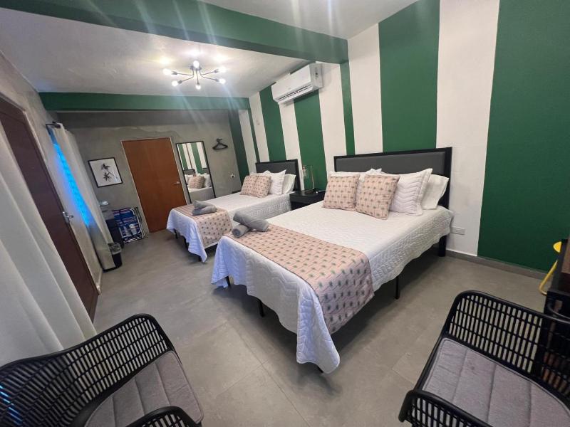 Deluxe Queen Room image 3