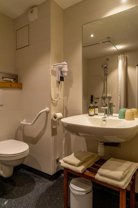 Double or Twin Room - Disability Access image 2