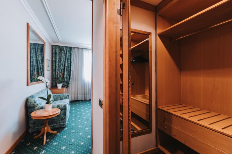 Junior Suite image 2