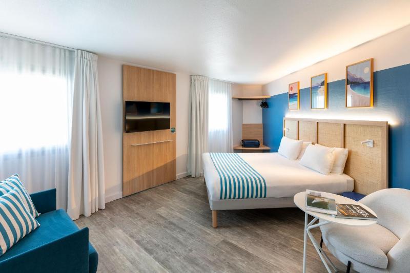 Standard Room image 2