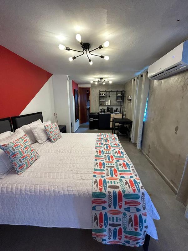 Deluxe King Suite image 4