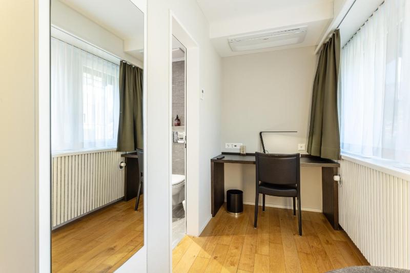 Classic Single Room with Air Conditioning image 4