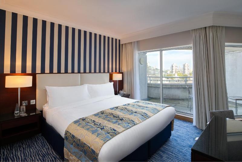Marina King Suite image 3