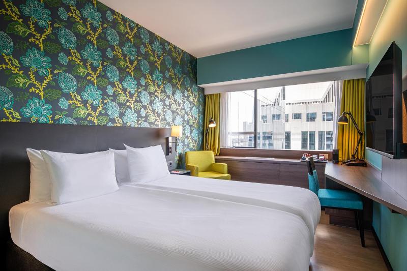 Double Room with City View image 1