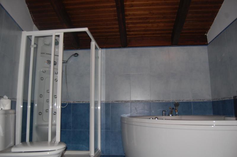 Deluxe Room image 4
