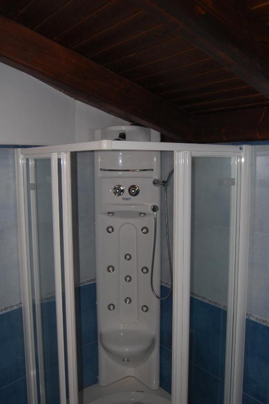 Deluxe Room image 3