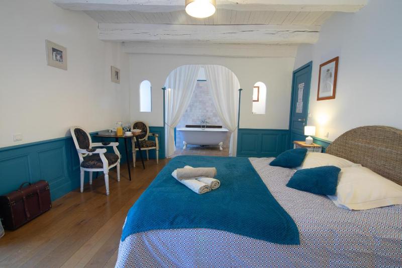 Double Room image 2