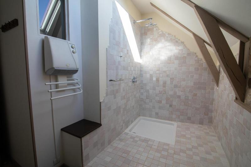 Family Room image 3