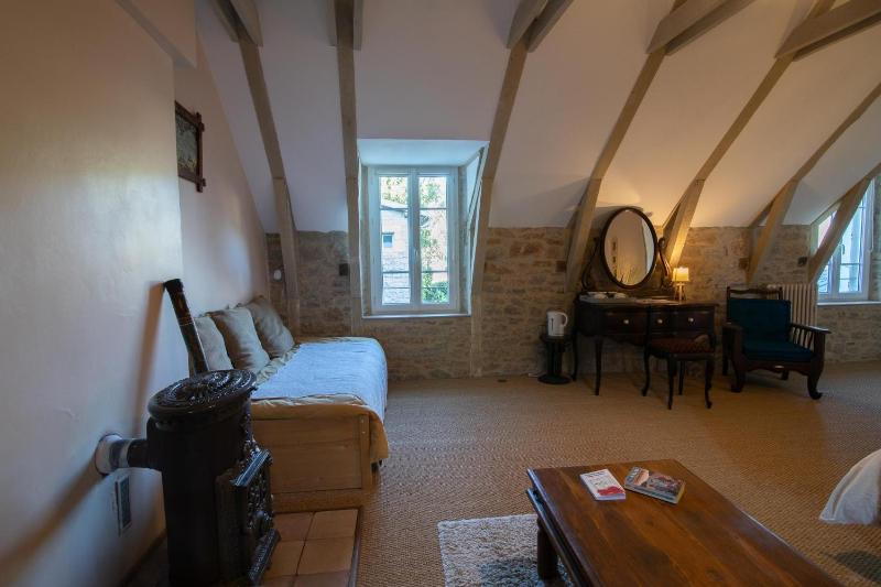 Family Room image 2