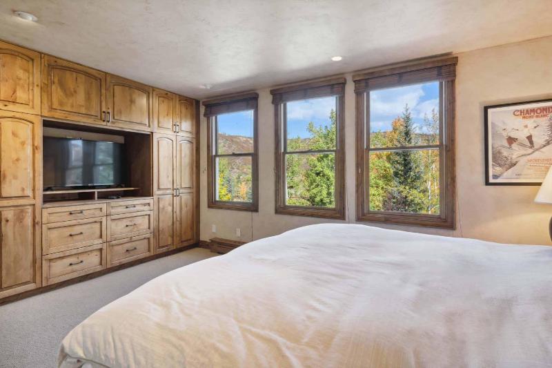 Woodrun Place 11 - image 13