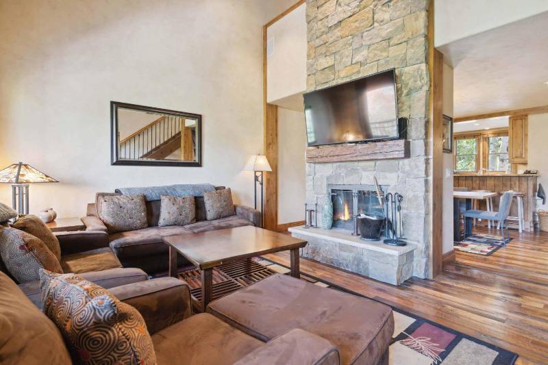 Woodrun Place 11 - image 1