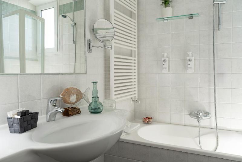 Junior Suite (2 Adults) image 1