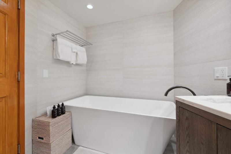 Woodrun Place 19 - image 5