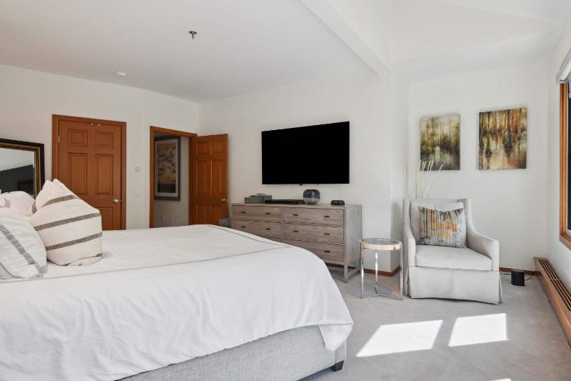 Woodrun Place 19 - image 11
