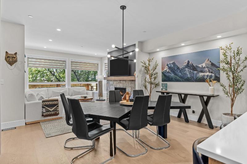 Sisters Summit Villa by WeekAway Vacations - image 10