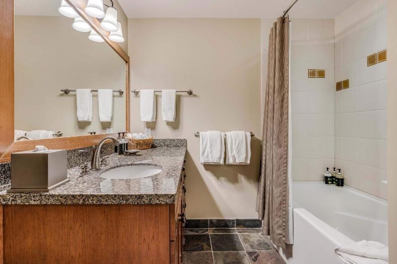 Capitol Peak Lodge 3304 by Snowmass Mountain Lodging - image 24