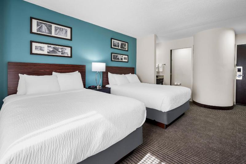 Double Room with Two Double Beds - Non-Smoking image 3