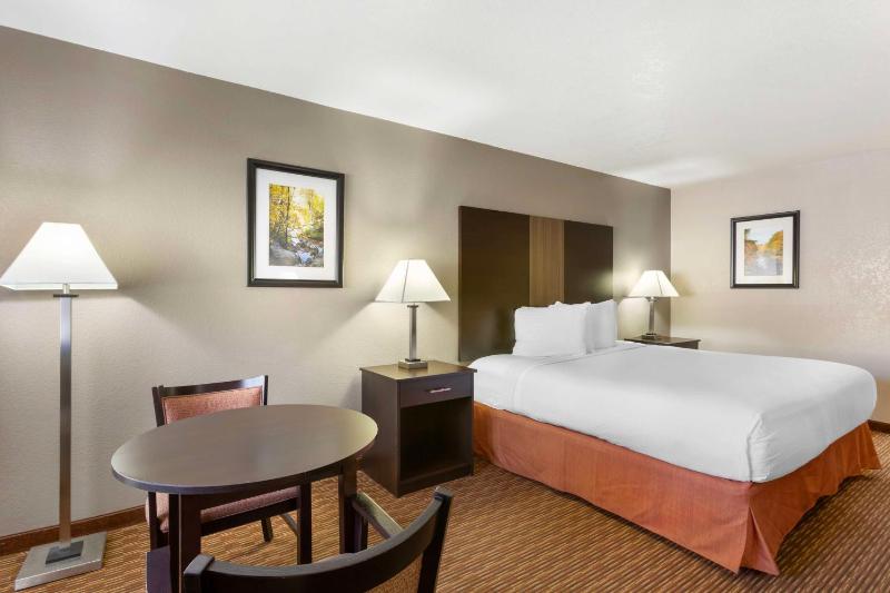 King Room image 4