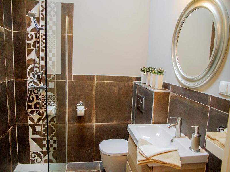 Deluxe Double Room image 2