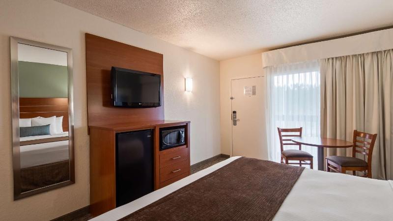 King Room - Non-Smoking image 2