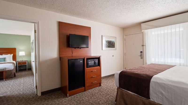 Suite with Sofa Bed - Non-Smoking   image 3