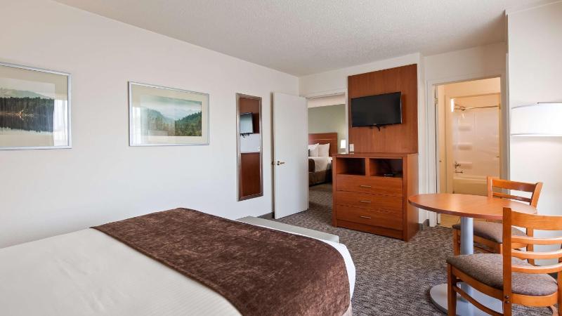 Suite with Sofa Bed - Non-Smoking   image 2