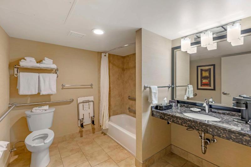 Queen Room with Two Queen Beds - Mobility Accessible image 2