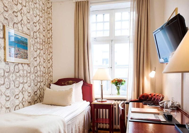 Small Single Room image 4