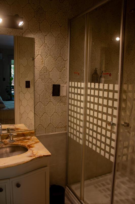Casa con Parrilla y Patio - Ciudad Mendoza - 5 hab - image 3