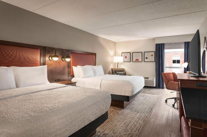 Double Room with Two Double Beds - Hearing Access/Non-Smoking image 3