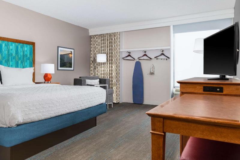 King Room - Non-Smoking image 3
