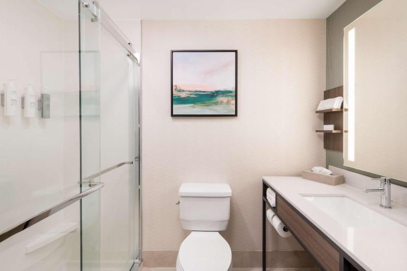 King Room image 2