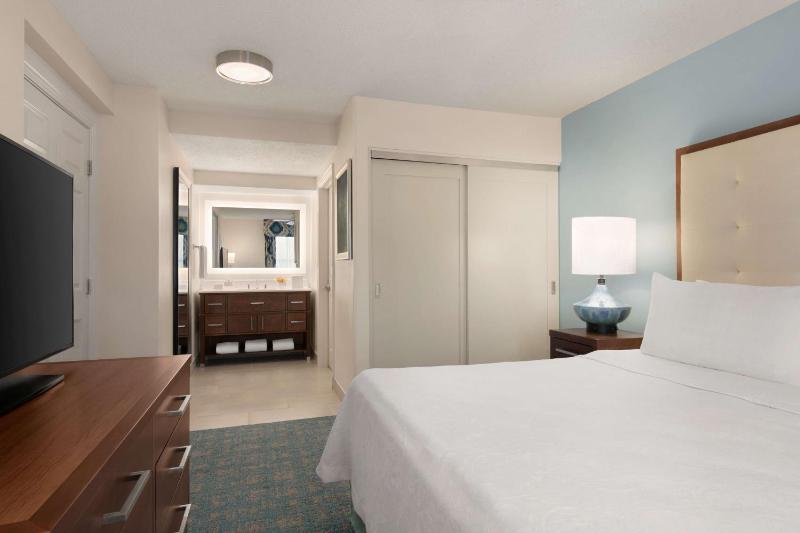 One-Bedroom King Suite - Non-Smoking image 3