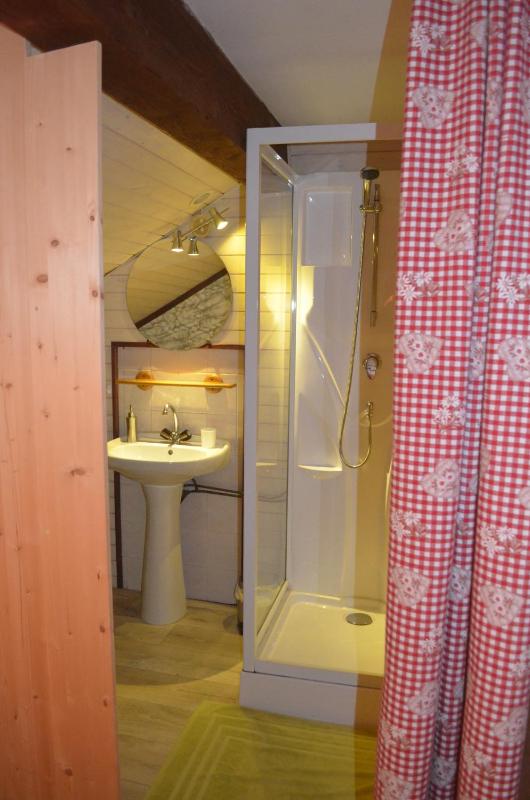 Twin Room image 2