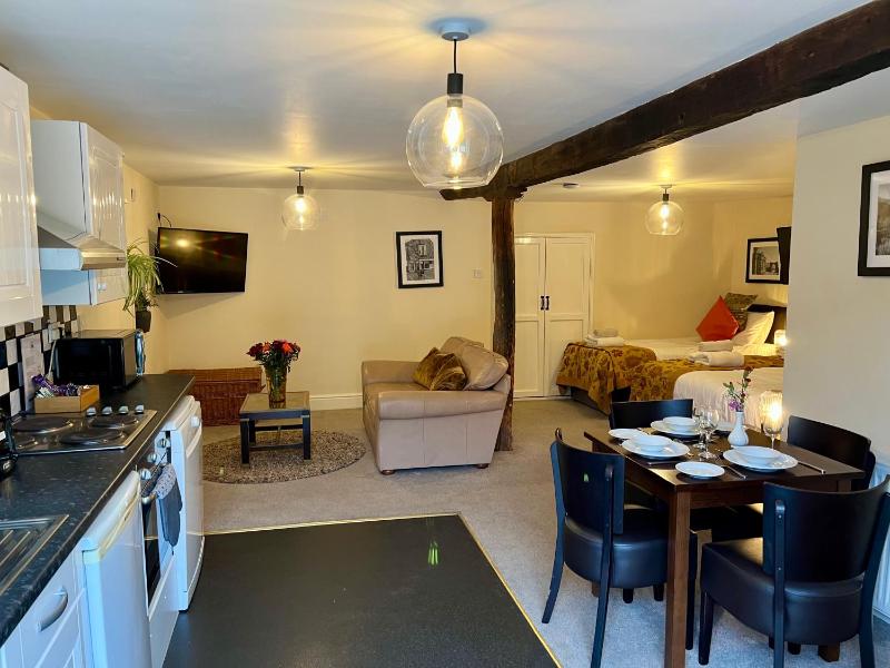 One-Bedroom Apartment image 1