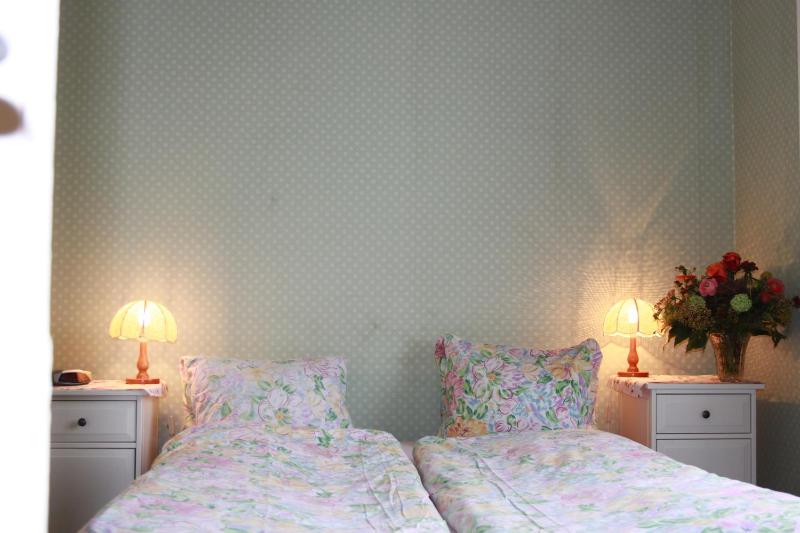 Double Room with Shared Bathroom image 4