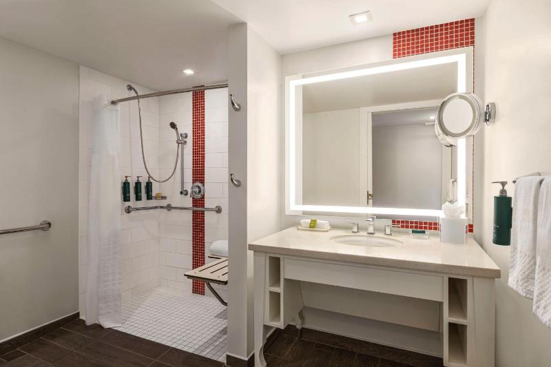 Hilton Cabana Miami Beach Resort - image 41