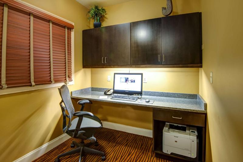 Hilton Garden Inn Tampa Ybor Historic District - image 17