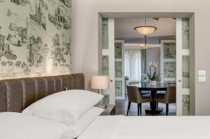 Executive King Suite image 3