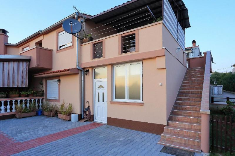 Apartment Julija - image 1