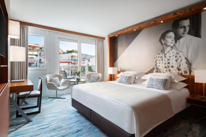 Deluxe Room with  City View   image 3