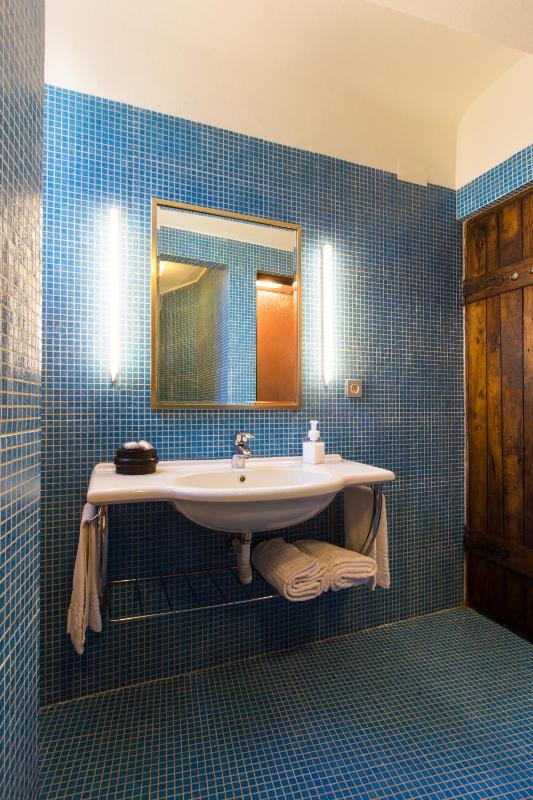 Double or Twin Room with City View image 4