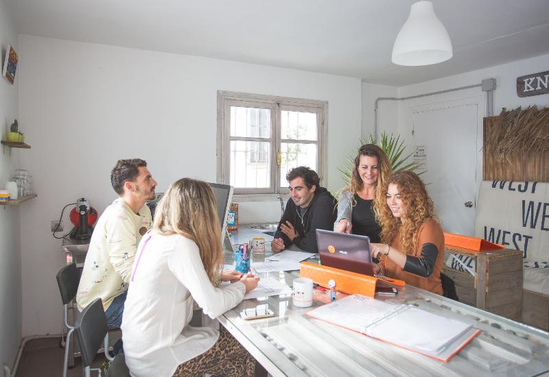 La Cocotera Boutique Hostel & Coworking - image 9