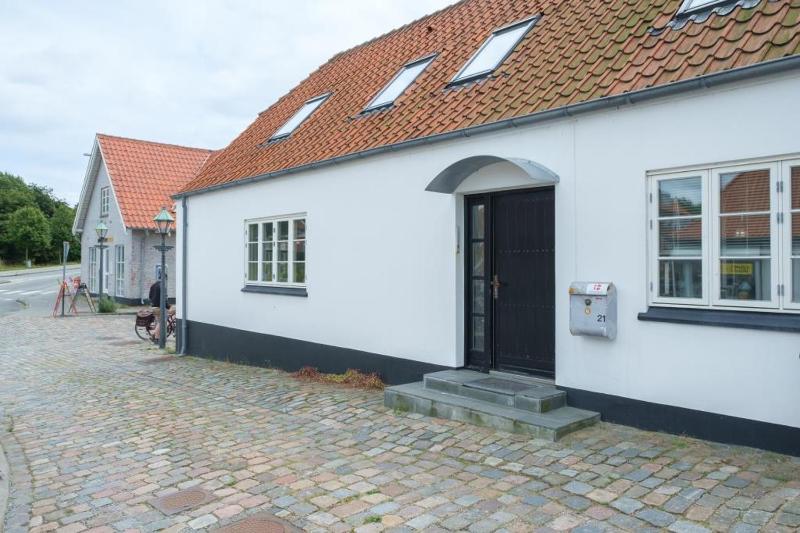 Centrally Located Townhouse In Ebeltoft Close To The Pedestrian Street And Within Walking Distance Of The Harbour - image 27