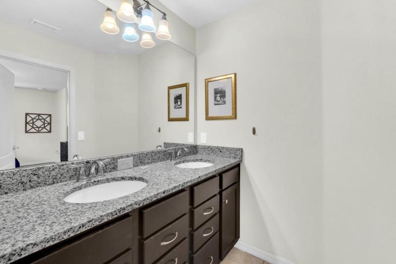 7 Bed Luxury Home With Great Amenities! villa - image 3